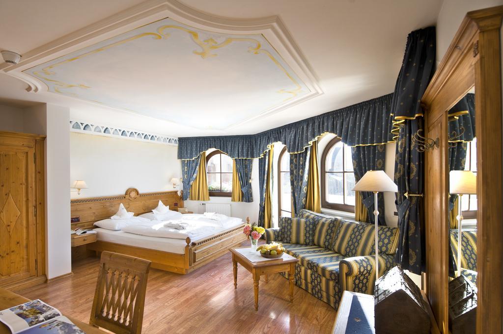 Hotel Ansitz Jakoberhof Ortisei Exteriör bild