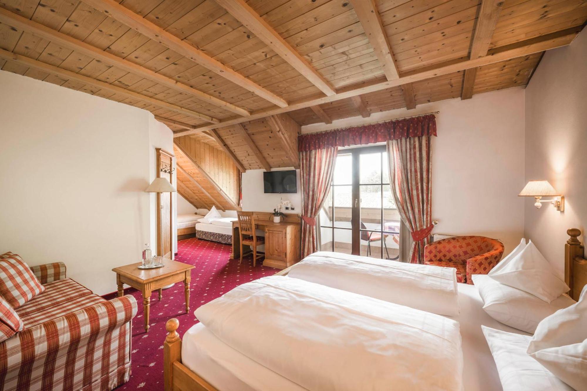 Hotel Ansitz Jakoberhof Ortisei Exteriör bild
