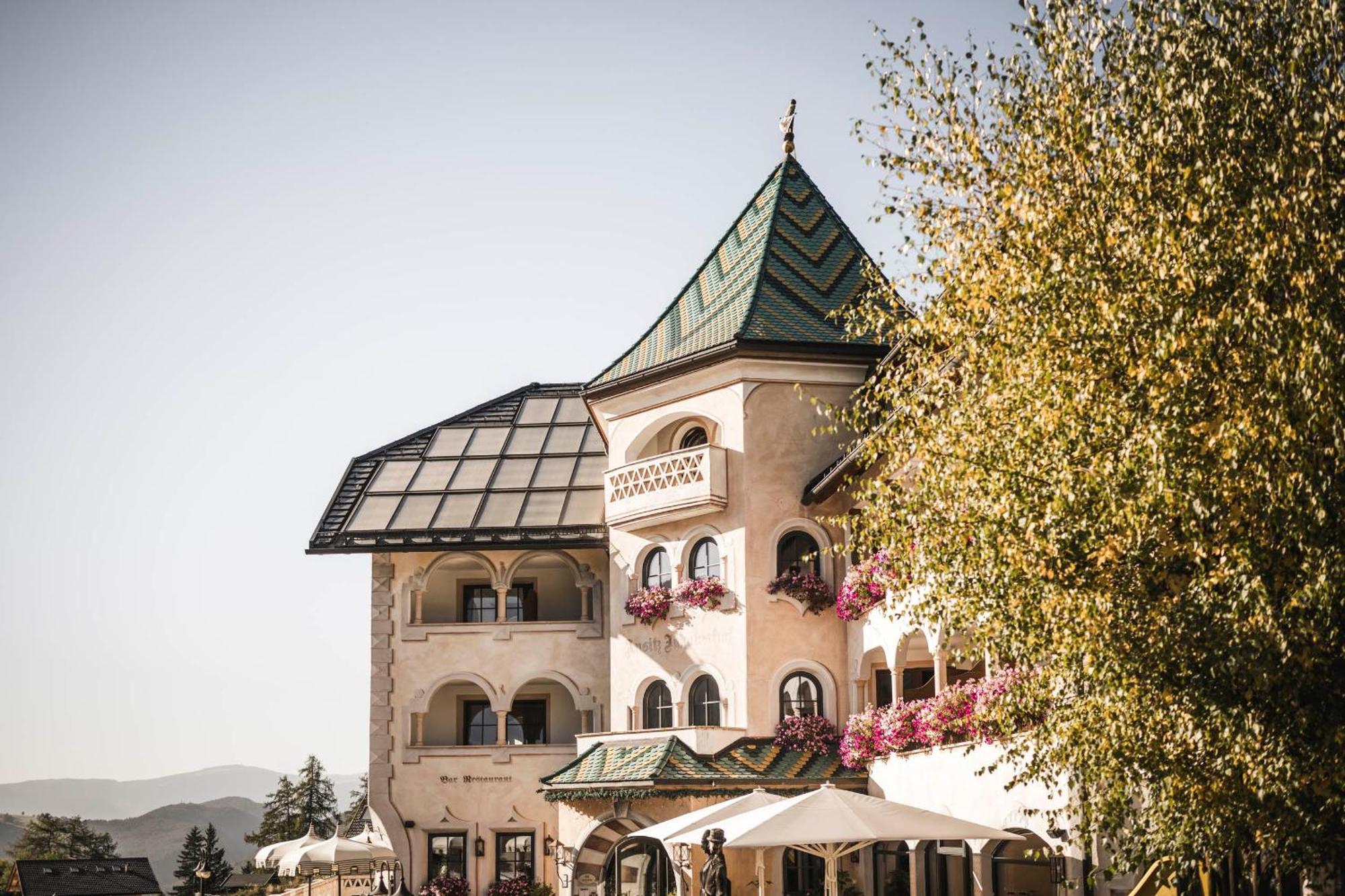 Hotel Ansitz Jakoberhof Ortisei Exteriör bild
