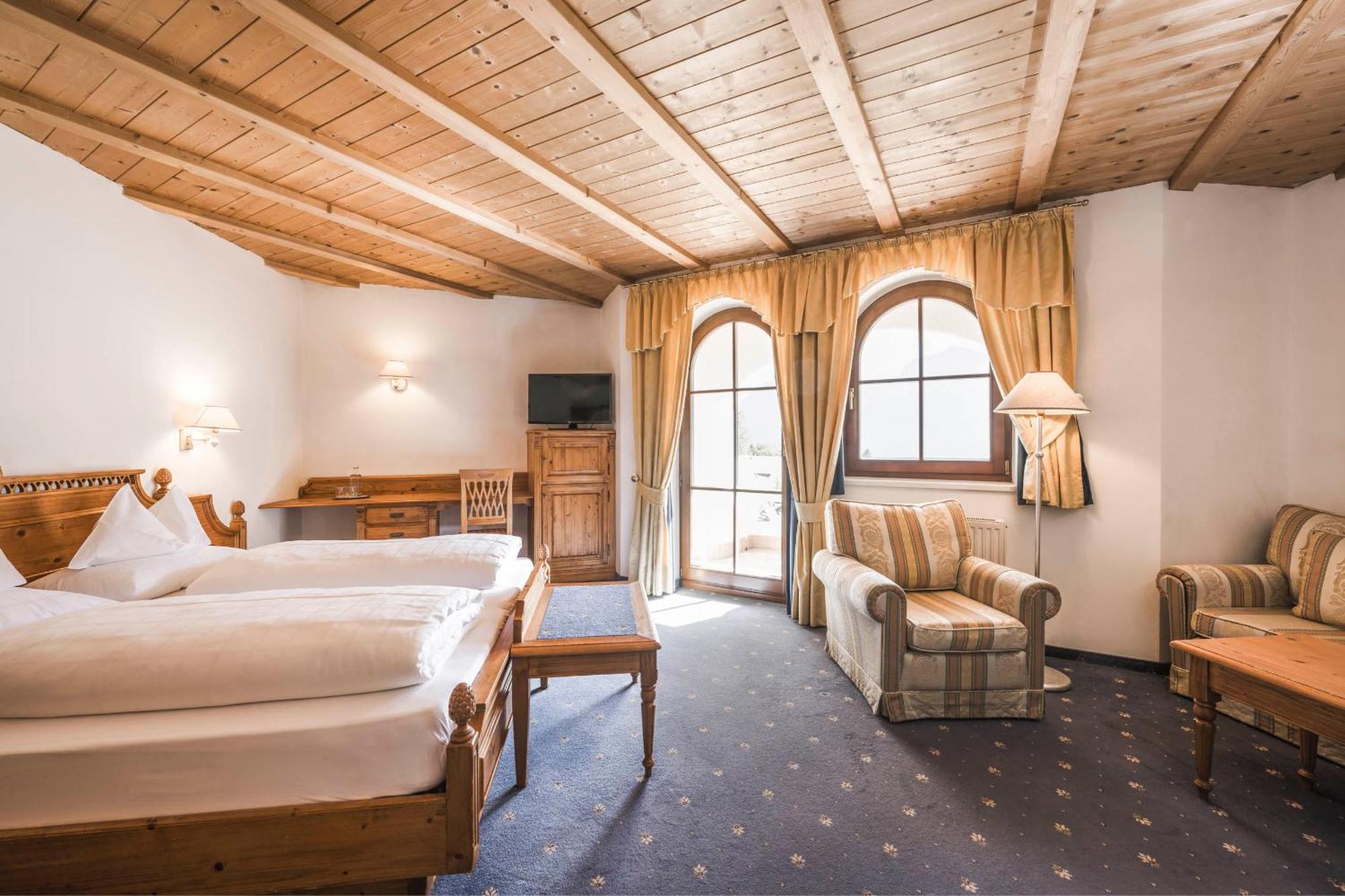 Hotel Ansitz Jakoberhof Ortisei Exteriör bild