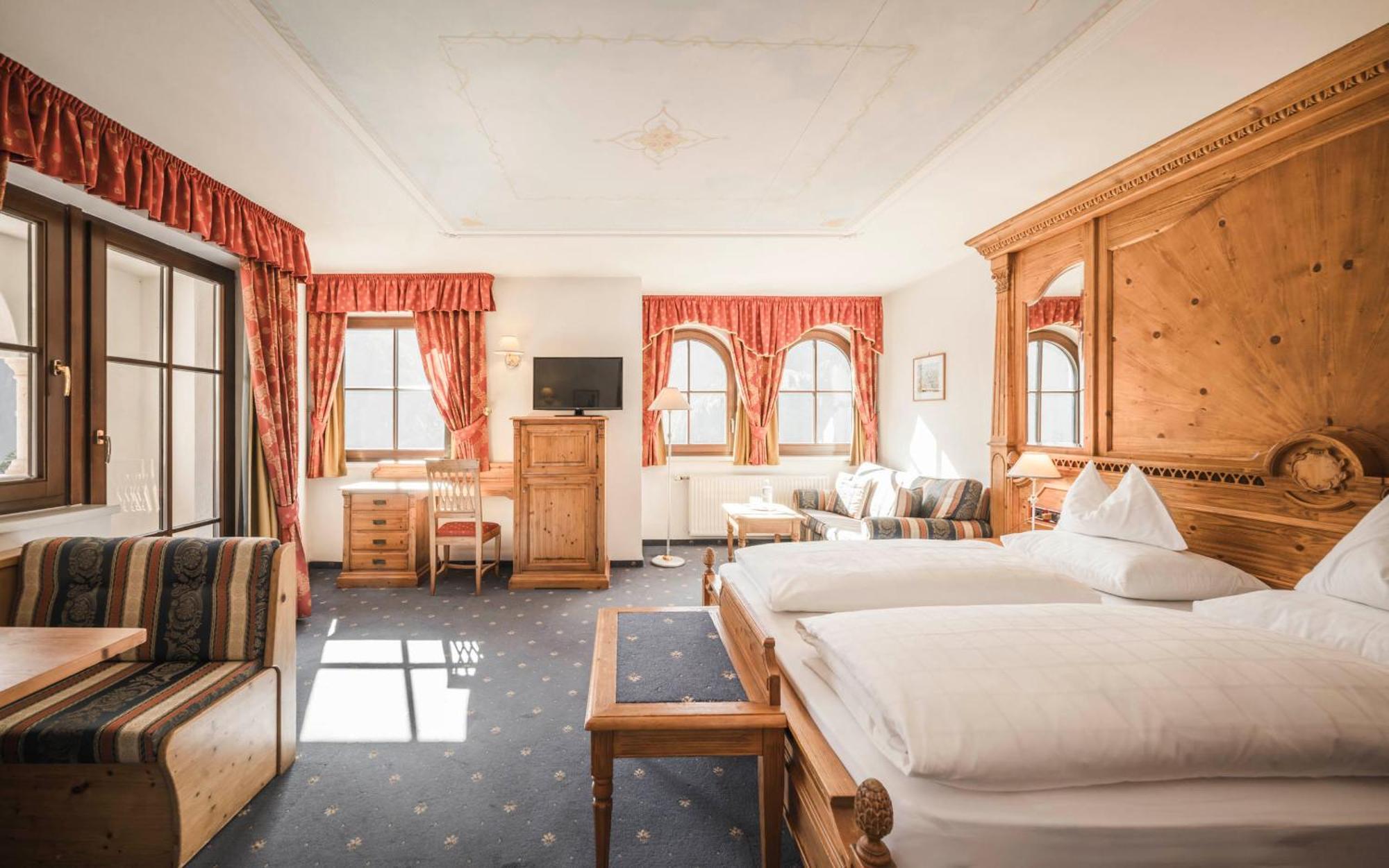 Hotel Ansitz Jakoberhof Ortisei Exteriör bild
