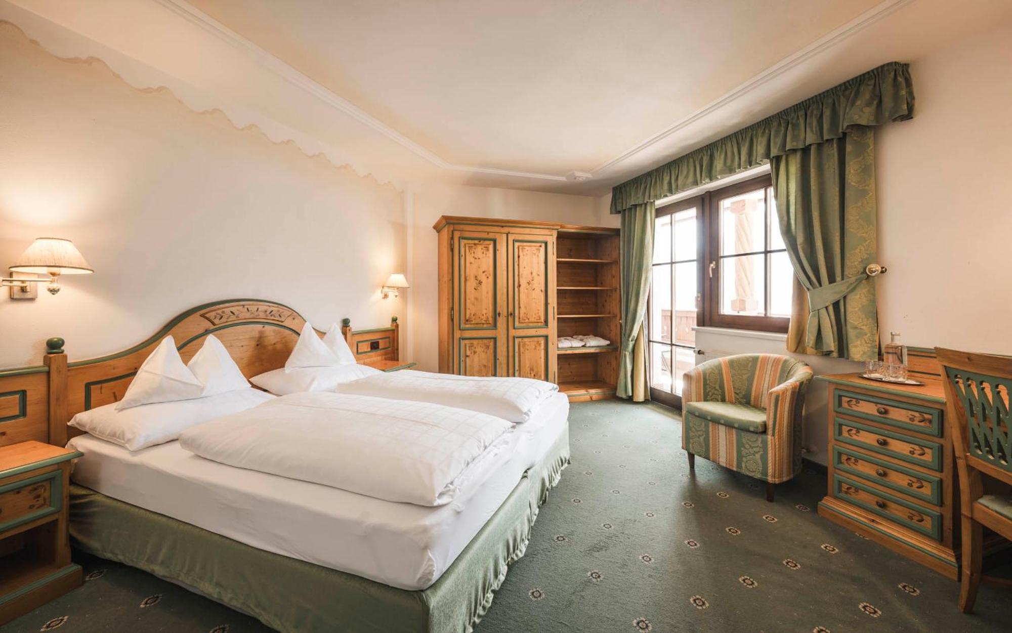 Hotel Ansitz Jakoberhof Ortisei Exteriör bild