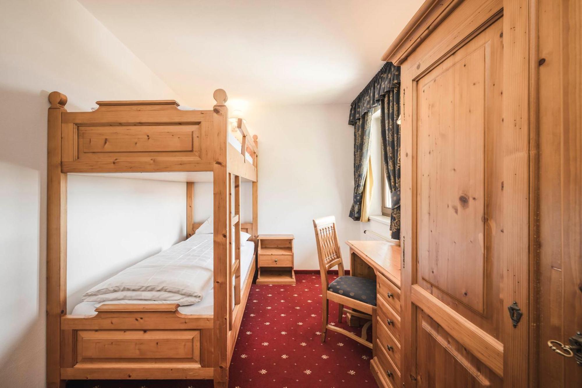 Hotel Ansitz Jakoberhof Ortisei Exteriör bild