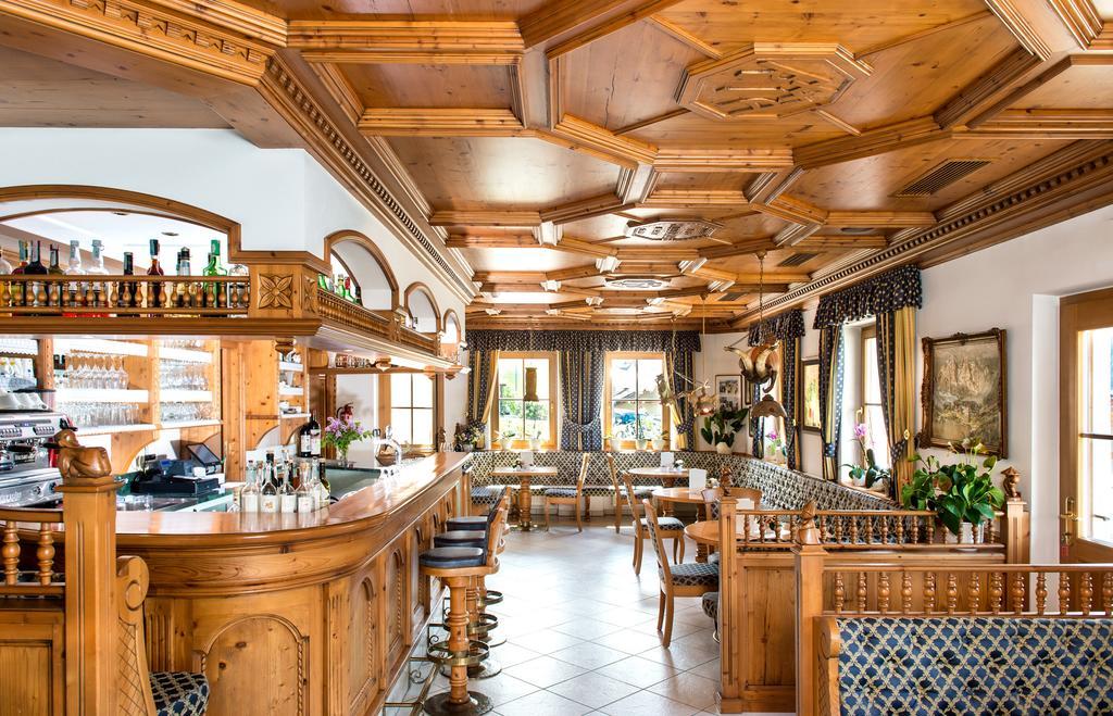 Hotel Ansitz Jakoberhof Ortisei Exteriör bild