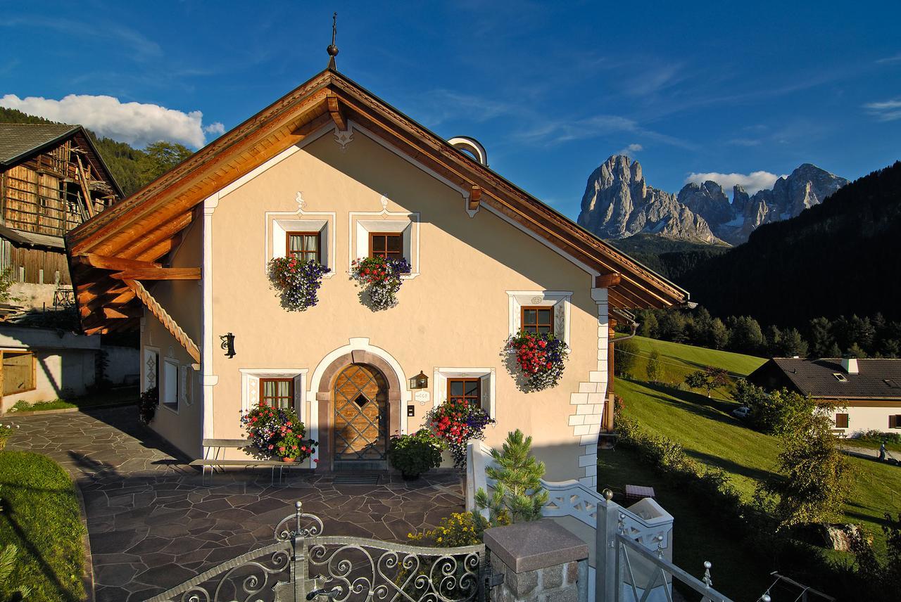 Hotel Ansitz Jakoberhof Ortisei Exteriör bild