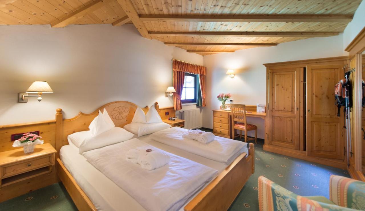 Hotel Ansitz Jakoberhof Ortisei Exteriör bild