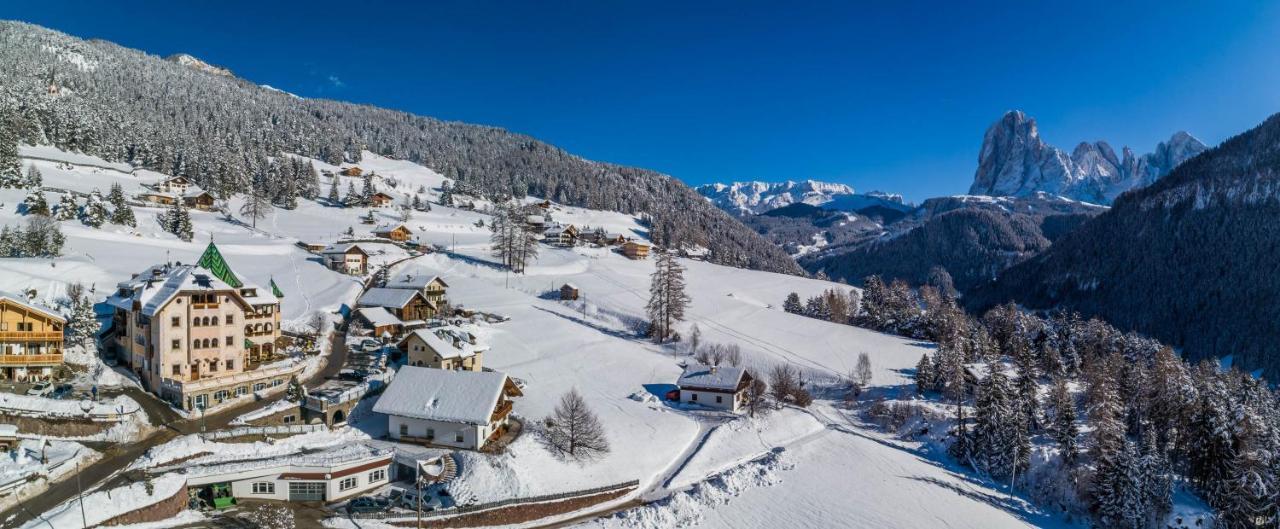 Hotel Ansitz Jakoberhof Ortisei Exteriör bild