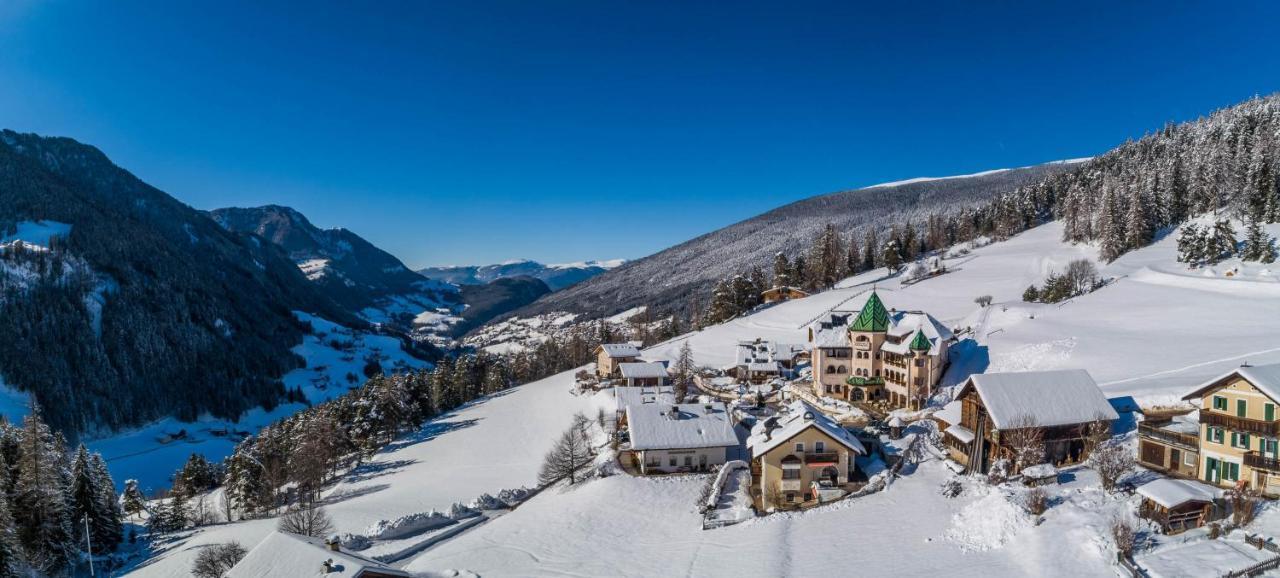Hotel Ansitz Jakoberhof Ortisei Exteriör bild